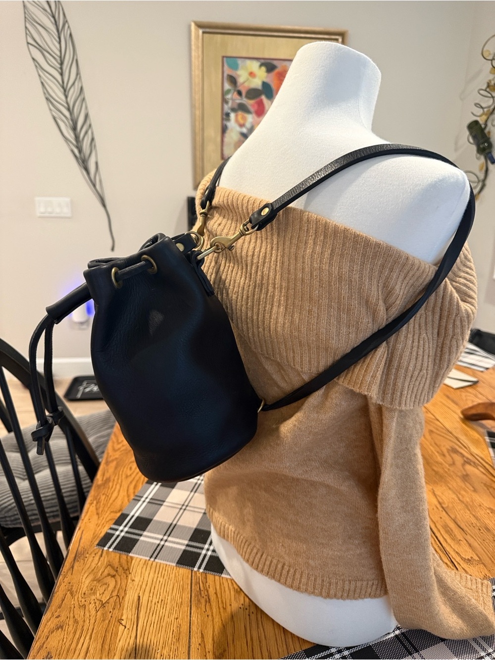 Black Leather Drawstring Bucket Bag - Picture 5 of 10